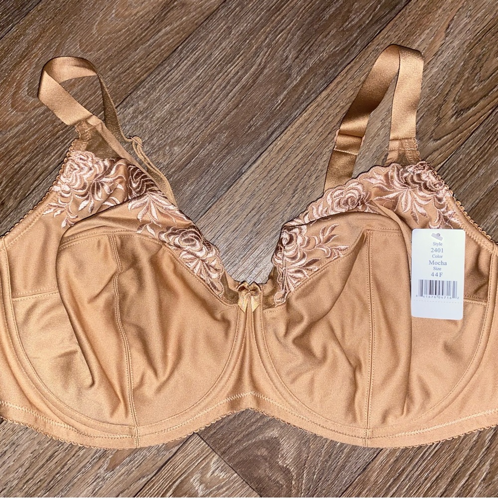 Bra size 44F
New with tags!